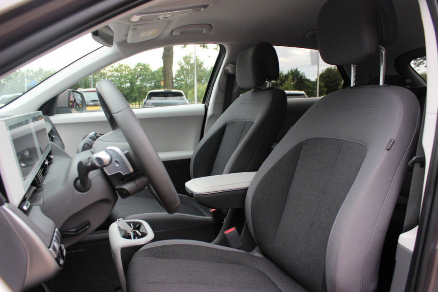 Hyundai IONIQ 5 Style 58 kWh 15.112km! / SoH 98,2% / NL Auto! / Trekhaak / Camera / CarPlay / Keyless / 19'' / Virtual Cockpit / DAB / ACC