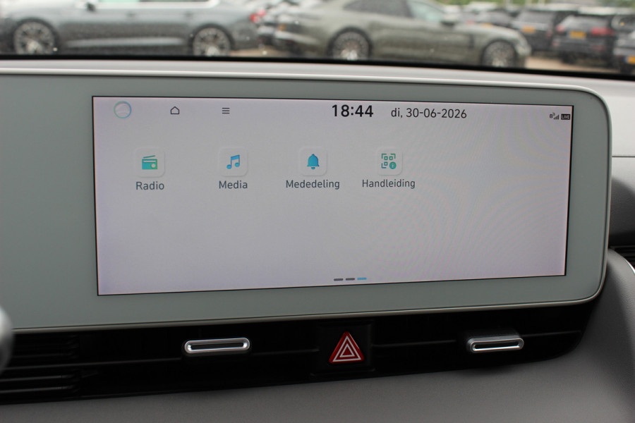 Hyundai IONIQ 5 Style 58 kWh 15.112km! / SoH 98,2% / NL Auto! / Trekhaak / Camera / CarPlay / Keyless / 19'' / Virtual Cockpit / DAB / ACC