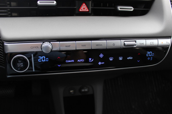 Hyundai IONIQ 5 Style 58 kWh 15.112km! / SoH 98,2% / NL Auto! / Trekhaak / Camera / CarPlay / Keyless / 19'' / Virtual Cockpit / DAB / ACC