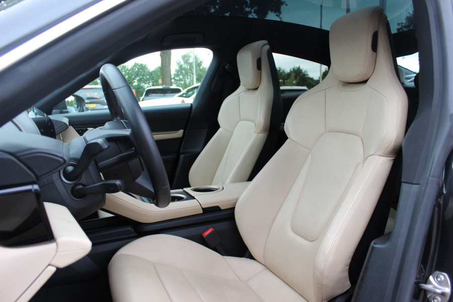Porsche Taycan 4S Performance 84 kWh / SoH 93,3% / 1e Eign. / NL Auto / Panoramadak / 360Camera / Achterasbesturing / Burmester / Luchtvering / Keyless / 21'' / Sportdesign+Chrono / Stoel+Stuurverwarming / Dodehoek / DAB / Porsc
