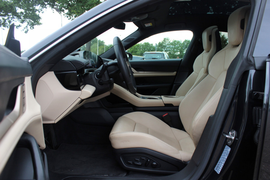 Porsche Taycan 4S Performance 84 kWh / SoH 93,3% / 1e Eign. / NL Auto / Panoramadak / 360Camera / Achterasbesturing / Burmester / Luchtvering / Keyless / 21'' / Sportdesign+Chrono / Stoel+Stuurverwarming / Dodehoek / DAB / Porsc