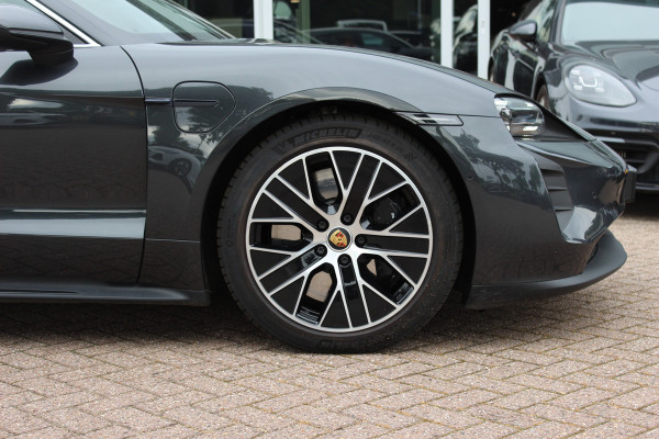 Porsche Taycan 4S Performance 84 kWh / SoH 93,3% / 1e Eign. / NL Auto / Panoramadak / 360Camera / Achterasbesturing / Burmester / Luchtvering / Keyless / 21'' / Sportdesign+Chrono / Stoel+Stuurverwarming / Dodehoek / DAB / Porsc