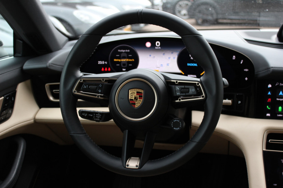 Porsche Taycan 4S Performance 84 kWh / SoH 93,3% / 1e Eign. / NL Auto / Panoramadak / 360Camera / Achterasbesturing / Burmester / Luchtvering / Keyless / 21'' / Sportdesign+Chrono / Stoel+Stuurverwarming / Dodehoek / DAB / Porsc