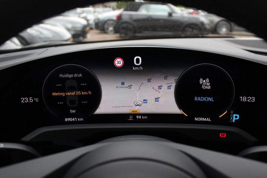 Porsche Taycan 4S Performance 84 kWh / SoH 93,3% / 1e Eign. / NL Auto / Panoramadak / 360Camera / Achterasbesturing / Burmester / Luchtvering / Keyless / 21'' / Sportdesign+Chrono / Stoel+Stuurverwarming / Dodehoek / DAB / Porsc