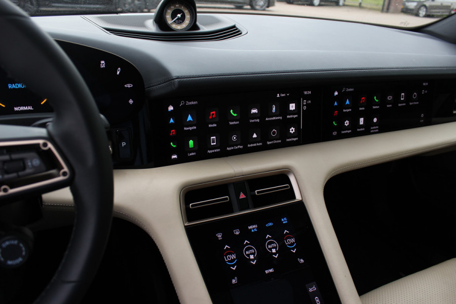 Porsche Taycan 4S Performance 84 kWh / SoH 93,3% / 1e Eign. / NL Auto / Panoramadak / 360Camera / Achterasbesturing / Burmester / Luchtvering / Keyless / 21'' / Sportdesign+Chrono / Stoel+Stuurverwarming / Dodehoek / DAB / Porsc