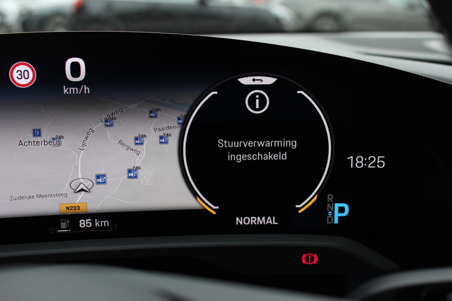 Porsche Taycan 4S Performance 84 kWh / SoH 93,3% / 1e Eign. / NL Auto / Panoramadak / 360Camera / Achterasbesturing / Burmester / Luchtvering / Keyless / 21'' / Sportdesign+Chrono / Stoel+Stuurverwarming / Dodehoek / DAB / Porsc