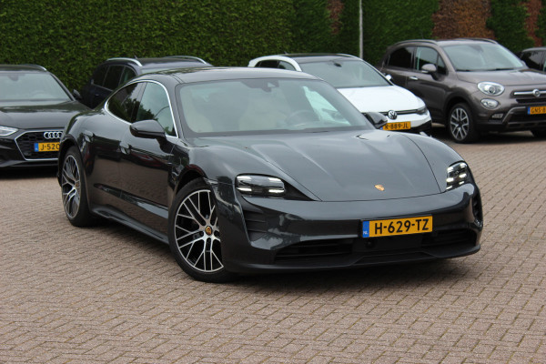 Porsche Taycan 4S Performance 84 kWh / SoH 93,3% / 1e Eign. / NL Auto / Panoramadak / 360Camera / Achterasbesturing / Burmester / Luchtvering / Keyless / 21'' / Sportdesign+Chrono / Stoel+Stuurverwarming / Dodehoek / DAB / Porsc