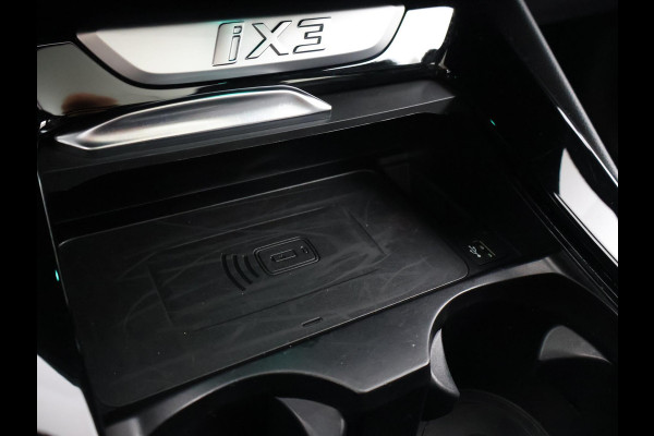 BMW iX3 HIGH EXECUTIVE 80 kWh + TREKHAAK | PANORAMA | 360 CAMERA | ADAPTIVE CRUISE | SFEERVERLICHTING