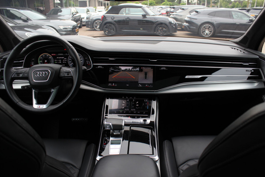 Audi Q7 60 TFSI e quattro Pro Line S Competition / Trekhaak / Panoramadak / 360Camera / Head-up / Softclose / Laser LED / Luchtvering / 22'' / B&O / RS Seats / Keyless / Stuur+Stoelverwarming / Dodehoek / DAB / ACC