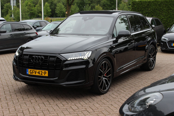 Audi Q7 60 TFSI e quattro Pro Line S Competition / Trekhaak / Panoramadak / 360Camera / Head-up / Softclose / Laser LED / Luchtvering / 22'' / B&O / RS Seats / Keyless / Stuur+Stoelverwarming / Dodehoek / DAB / ACC