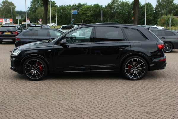 Audi Q7 60 TFSI e quattro Pro Line S Competition / Trekhaak / Panoramadak / 360Camera / Head-up / Softclose / Laser LED / Luchtvering / 22'' / B&O / RS Seats / Keyless / Stuur+Stoelverwarming / Dodehoek / DAB / ACC