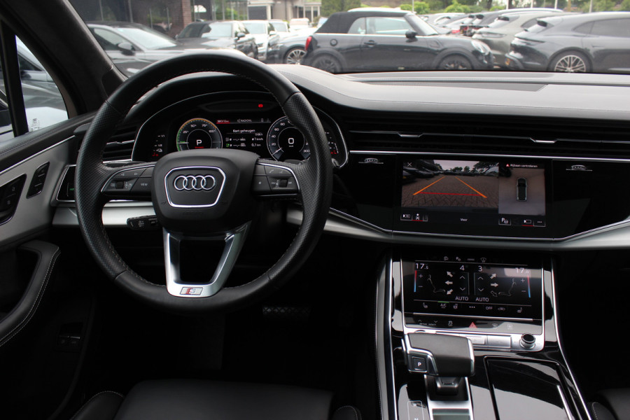 Audi Q7 60 TFSI e quattro Pro Line S Competition / Trekhaak / Panoramadak / 360Camera / Head-up / Softclose / Laser LED / Luchtvering / 22'' / B&O / RS Seats / Keyless / Stuur+Stoelverwarming / Dodehoek / DAB / ACC