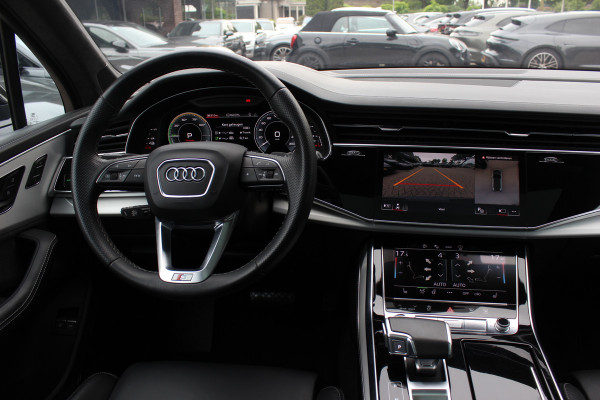 Audi Q7 60 TFSI e quattro Pro Line S Competition / Trekhaak / Panoramadak / 360Camera / Head-up / Softclose / Laser LED / Luchtvering / 22'' / B&O / RS Seats / Keyless / Stuur+Stoelverwarming / Dodehoek / DAB / ACC