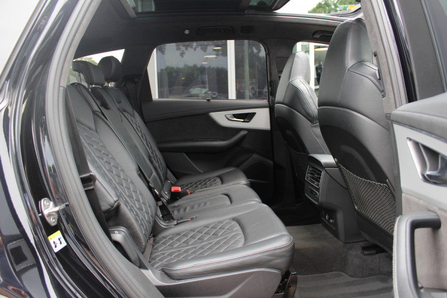 Audi Q7 60 TFSI e quattro Pro Line S Competition / Trekhaak / Panoramadak / 360Camera / Head-up / Softclose / Laser LED / Luchtvering / 22'' / B&O / RS Seats / Keyless / Stuur+Stoelverwarming / Dodehoek / DAB / ACC