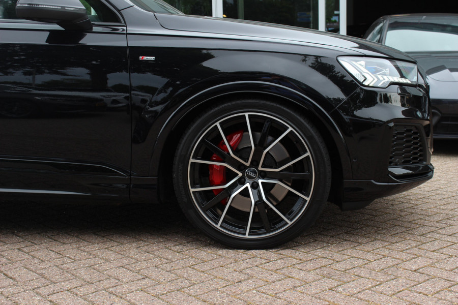 Audi Q7 60 TFSI e quattro Pro Line S Competition / Trekhaak / Panoramadak / 360Camera / Head-up / Softclose / Laser LED / Luchtvering / 22'' / B&O / RS Seats / Keyless / Stuur+Stoelverwarming / Dodehoek / DAB / ACC