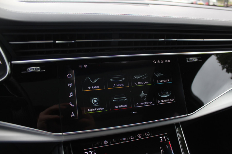 Audi Q7 60 TFSI e quattro Pro Line S Competition / Trekhaak / Panoramadak / 360Camera / Head-up / Softclose / Laser LED / Luchtvering / 22'' / B&O / RS Seats / Keyless / Stuur+Stoelverwarming / Dodehoek / DAB / ACC