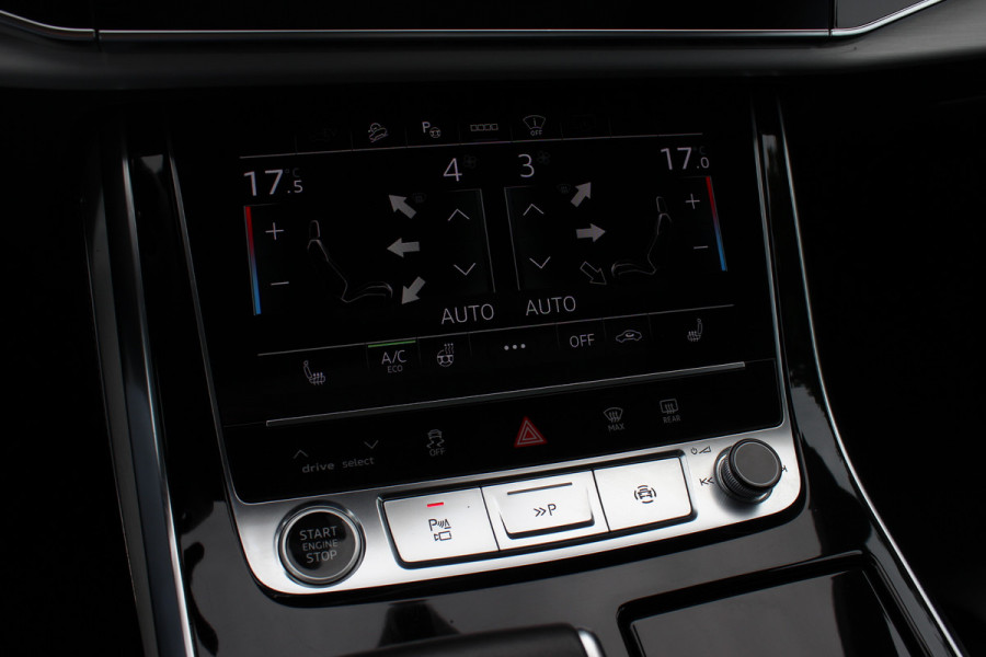 Audi Q7 60 TFSI e quattro Pro Line S Competition / Trekhaak / Panoramadak / 360Camera / Head-up / Softclose / Laser LED / Luchtvering / 22'' / B&O / RS Seats / Keyless / Stuur+Stoelverwarming / Dodehoek / DAB / ACC