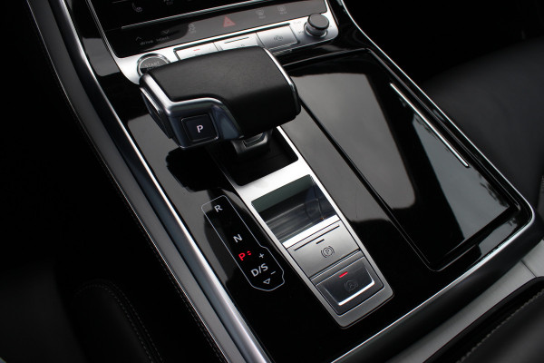 Audi Q7 60 TFSI e quattro Pro Line S Competition / Trekhaak / Panoramadak / 360Camera / Head-up / Softclose / Laser LED / Luchtvering / 22'' / B&O / RS Seats / Keyless / Stuur+Stoelverwarming / Dodehoek / DAB / ACC