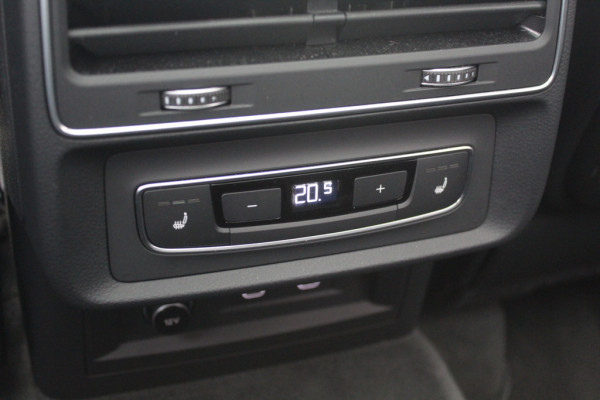 Audi Q7 60 TFSI e quattro Pro Line S Competition / Trekhaak / Panoramadak / 360Camera / Head-up / Softclose / Laser LED / Luchtvering / 22'' / B&O / RS Seats / Keyless / Stuur+Stoelverwarming / Dodehoek / DAB / ACC