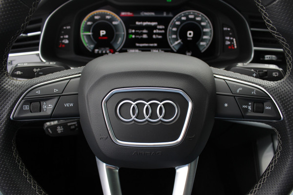 Audi Q7 60 TFSI e quattro Pro Line S Competition / Trekhaak / Panoramadak / 360Camera / Head-up / Softclose / Laser LED / Luchtvering / 22'' / B&O / RS Seats / Keyless / Stuur+Stoelverwarming / Dodehoek / DAB / ACC