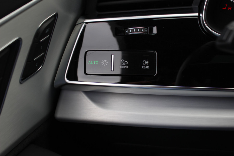 Audi Q7 60 TFSI e quattro Pro Line S Competition / Trekhaak / Panoramadak / 360Camera / Head-up / Softclose / Laser LED / Luchtvering / 22'' / B&O / RS Seats / Keyless / Stuur+Stoelverwarming / Dodehoek / DAB / ACC