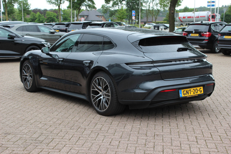 Porsche Taycan Sport Turismo 93 kWh / SoH 93,3% / Panoramadak / Camera / Bose / 20'' / Luchtvering / Leder / Warmtepomp / Dodehoek / Stoelverwarming / DAB / Cruise Control
