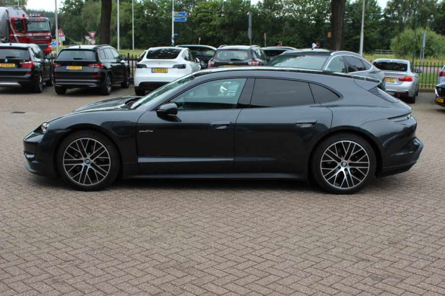 Porsche Taycan Sport Turismo 93 kWh / SoH 93,3% / Panoramadak / Camera / Bose / 20'' / Luchtvering / Leder / Warmtepomp / Dodehoek / Stoelverwarming / DAB / Cruise Control