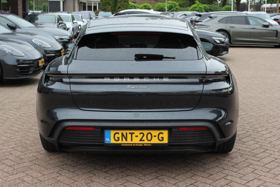 Porsche Taycan Sport Turismo 93 kWh / SoH 93,3% / Panoramadak / Camera / Bose / 20'' / Luchtvering / Leder / Warmtepomp / Dodehoek / Stoelverwarming / DAB / Cruise Control