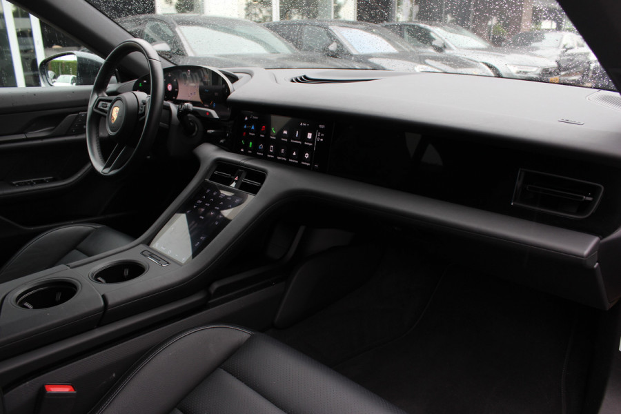 Porsche Taycan Sport Turismo 93 kWh / SoH 93,3% / Panoramadak / Camera / Bose / 20'' / Luchtvering / Leder / Warmtepomp / Dodehoek / Stoelverwarming / DAB / Cruise Control