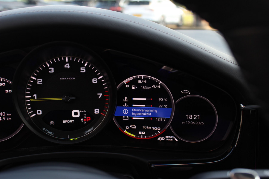 Porsche Panamera Sport Turismo 2.9 4 E-Hybrid / Panoramadak / 360Camera / Head-up / Softclose / Sportdesign+Chrono / 21'' / Sportuitlaat / Bose / Keyless / Stoelverwarming 4x / Stoelventilatie / Stuurverwarming / Dodehoek / DAB / ACC