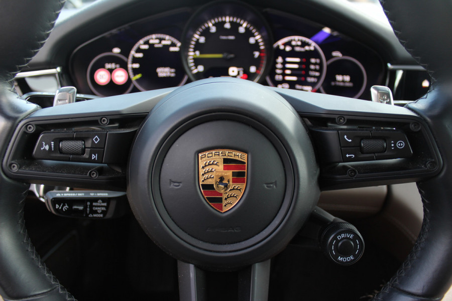 Porsche Panamera Sport Turismo 2.9 4 E-Hybrid / Panoramadak / 360Camera / Head-up / Softclose / Sportdesign+Chrono / 21'' / Sportuitlaat / Bose / Keyless / Stoelverwarming 4x / Stoelventilatie / Stuurverwarming / Dodehoek / DAB / ACC