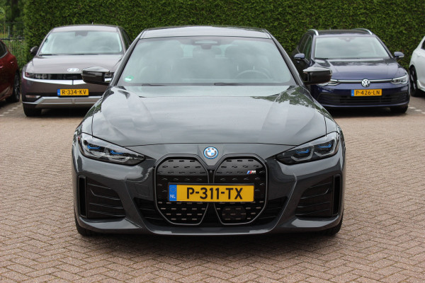 BMW i4 M50 High Executive 84 kWh / 360Camera / Head-up / Leder / Harman Kardon / Carbon intr.+extr. / 19'' / CarPlay / Stoelverwarming / Dodehoek / DAB / Cruise Control Adaptief