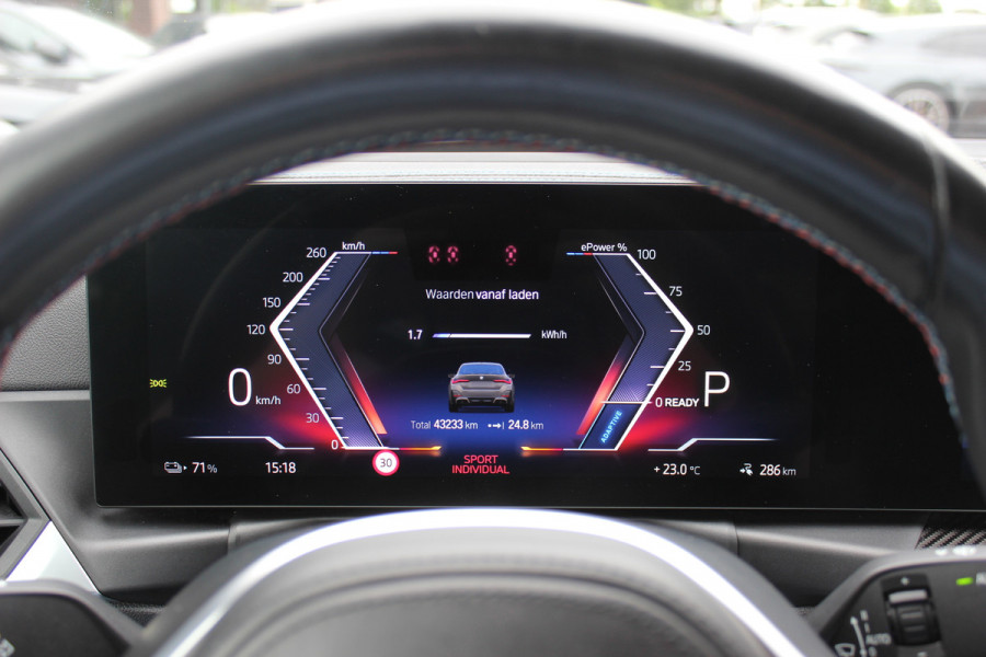 BMW i4 M50 High Executive 84 kWh / 360Camera / Head-up / Leder / Harman Kardon / Carbon intr.+extr. / 19'' / CarPlay / Stoelverwarming / Dodehoek / DAB / Cruise Control Adaptief