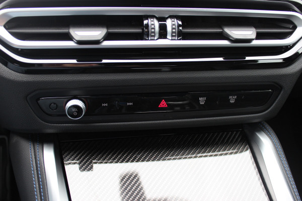 BMW i4 M50 High Executive 84 kWh / 360Camera / Head-up / Leder / Harman Kardon / Carbon intr.+extr. / 19'' / CarPlay / Stoelverwarming / Dodehoek / DAB / Cruise Control Adaptief