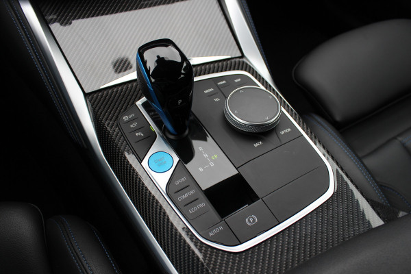 BMW i4 M50 High Executive 84 kWh / 360Camera / Head-up / Leder / Harman Kardon / Carbon intr.+extr. / 19'' / CarPlay / Stoelverwarming / Dodehoek / DAB / Cruise Control Adaptief