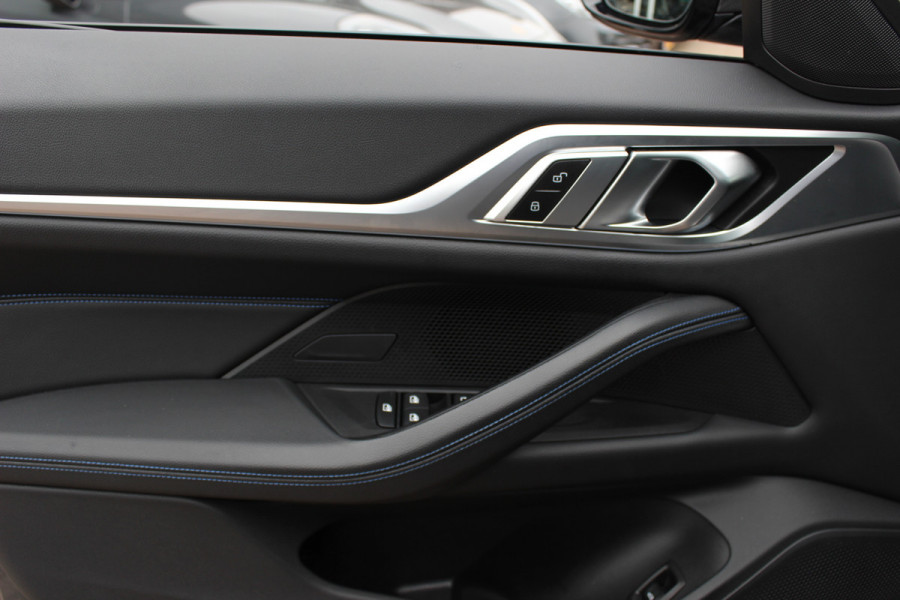 BMW i4 M50 High Executive 84 kWh / 360Camera / Head-up / Leder / Harman Kardon / Carbon intr.+extr. / 19'' / CarPlay / Stoelverwarming / Dodehoek / DAB / Cruise Control Adaptief