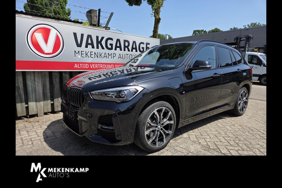 BMW X1 xDrive25e High Executive Edition M Sport 19"/Panoramadak/Elektrische stoel + memory/Adaptieve cruise/Keyless/HiFi/Camera