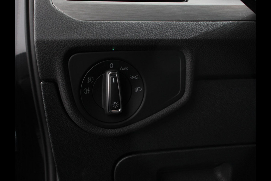 Volkswagen Touran 1.5 TSI 150pk DSG Comfortline 7p Navigatie Apple Carplay/Android Auto Climate Control Adaptive Cruise Control Stoelverwarming