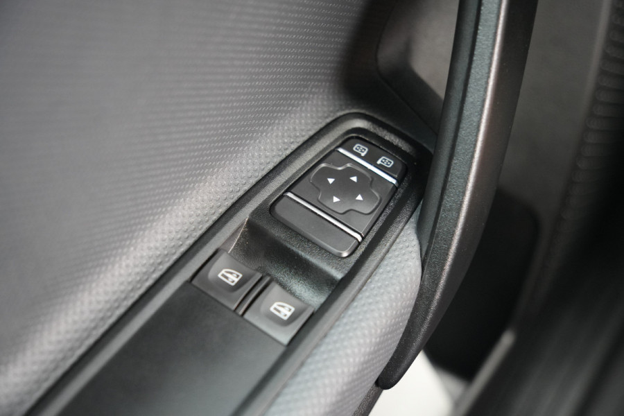 Mercedes-Benz eCitan 112 Base L1 45 kWh 122pk - Cruise - Stoelverwarming - Camera - PDC - Auto Clima - Rijklaar