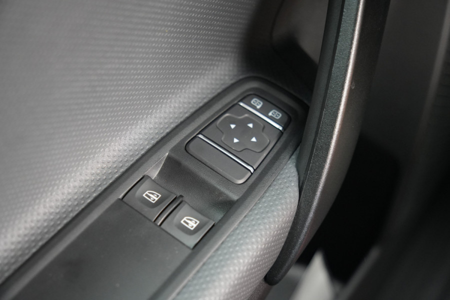 Mercedes-Benz eCitan 112 Base L1 45 kWh 122pk - Cruise - Stoelverwarming - Camera - PDC - Auto Clima - Rijklaar