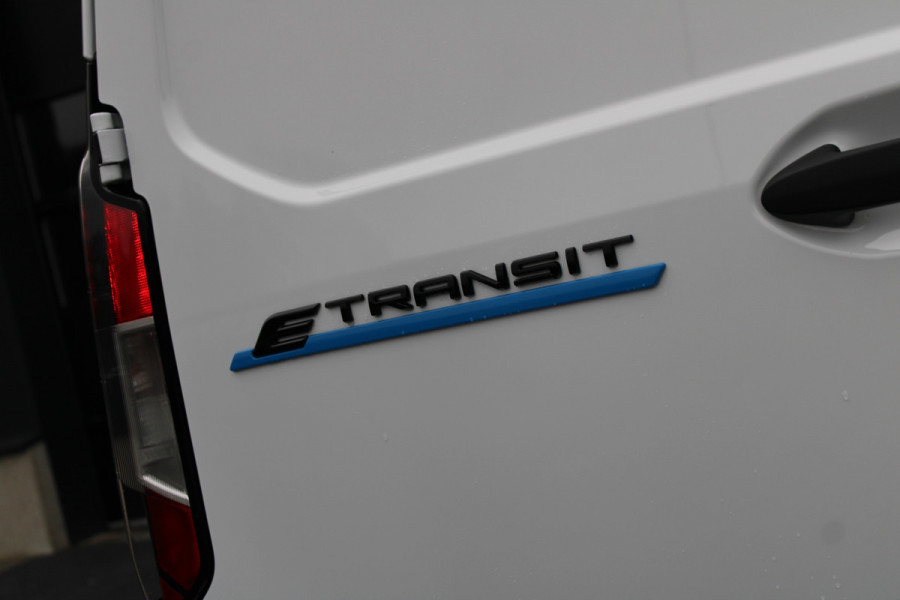 Ford E-Transit Courier Trend 46 kWh 136pk - Stoel/Stuurverwarming - Camera - Cruise - Carplay/Android - Rijklaar