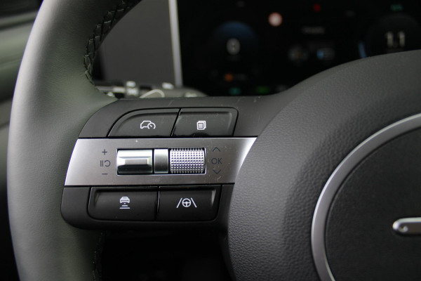 Hyundai Tucson 1.6 T-GDI PHEV 252PK 20TH ANNIVERSARY+SKY *NIEUW* | PANORAMISCH SCHUIF/KANTELDAK | STUUR / STOELVERWARMING | FULL LED KOPLAMPEN | HALF ALCANTARA / LEDER 20TH ANNIVERSARY DESIGN MET GROENE STIKSELS | NAVIGATIE | ADAPTIVE CRUISE CONTROL | DRAADLOOS APPLE CARPLAY / ANDROID AUTO | DRAADLOOS TELEFOONLADER | ELEKTRISCH BEDIENBARE ACHTERKLEP | DODEHOEK DETECTIE | 3 FASE CLIMATE CONTROL | KRELL PREMIUM AUDIO | 19"INCH 20TH ANNIVERSARY VELGEN | ZONWERING IN ACHTER PORTIEREN | PINE GREEN MATTE METALLIC LAK | DEURLIJSTEN MET LUXE AFWERKING | DAKRAILS ZWART |