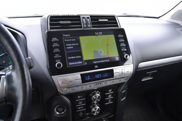 Toyota Land Cruiser 150 2.8 D-4D-F Executive Blind Van
