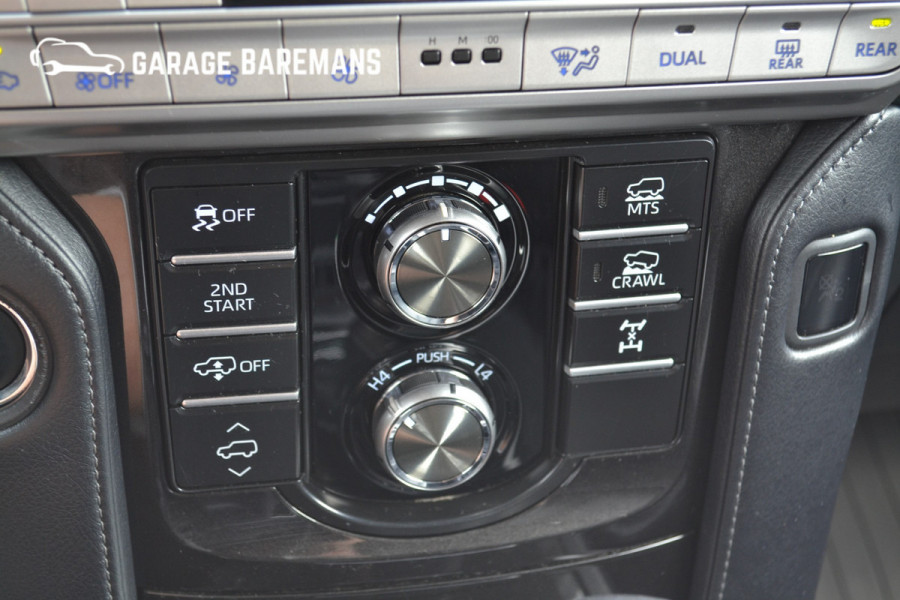 Toyota Land Cruiser 150 2.8 D-4D-F Executive Blind Van