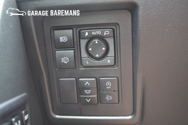 Toyota Land Cruiser 150 2.8 D-4D-F Executive Blind Van
