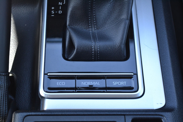 Toyota Land Cruiser 2.8 D-4D Professional 5p. 7100KM!!!!!!