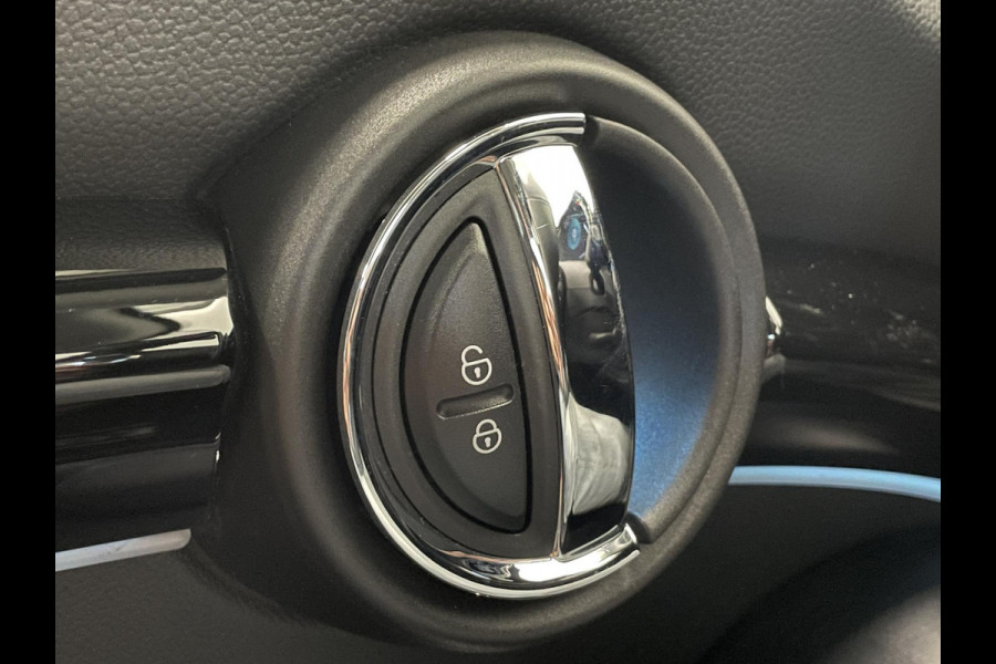 MINI Cooper 1.5 Business Edition 3-D LED Navi 8.8 inch Cruise DAB+ Airco Zwart Dak