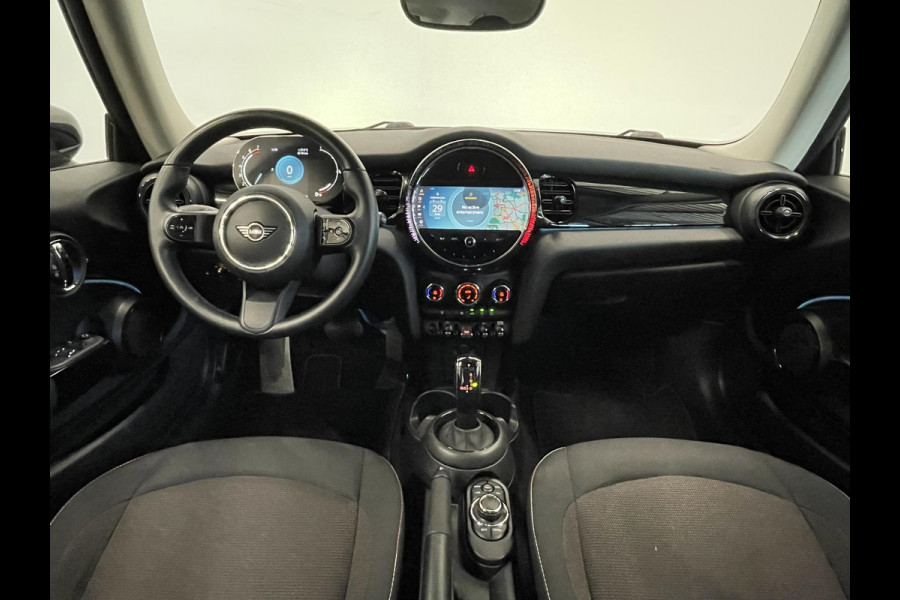 MINI Cooper 1.5 Business Edition 3-D LED Navi 8.8 inch Cruise DAB+ Airco Zwart Dak