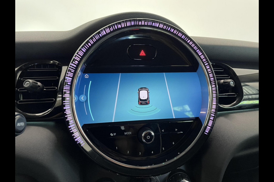 MINI Cooper 1.5 Business Edition 3-D LED Navi 8.8 inch Cruise DAB+ Airco Zwart Dak