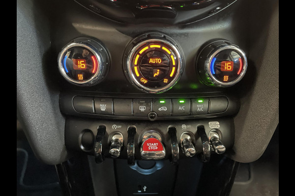 MINI Cooper 1.5 Business Edition 3-D LED Navi 8.8 inch Cruise DAB+ Airco Zwart Dak